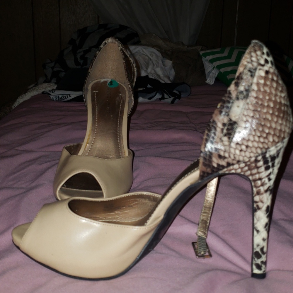 Snake print/ Nude heels